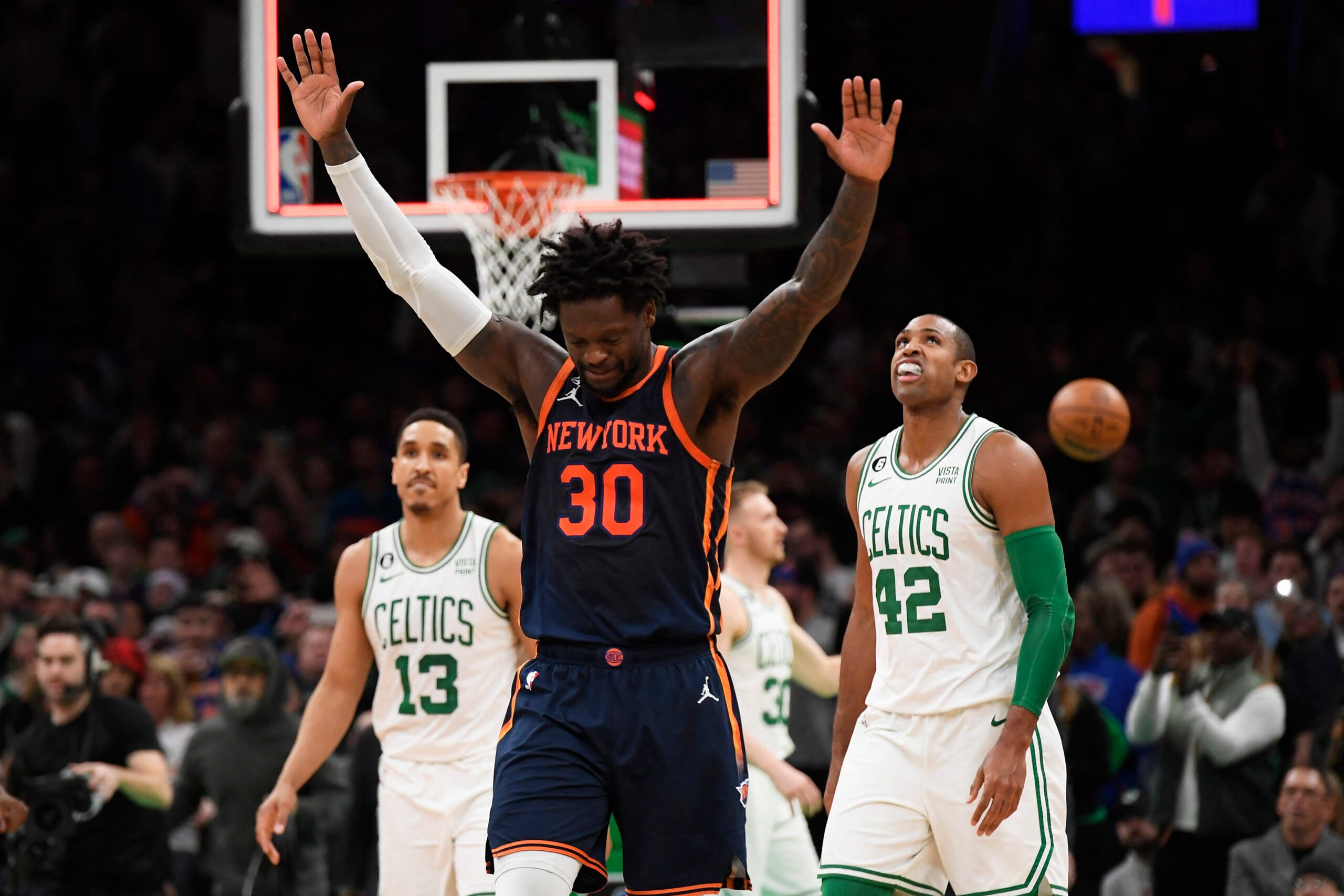 Jalen Brunson Out: Knicks Lose To Lakers After OT Injury Jalen Brunson Out: Knicks Lose To Lakers After OT Injury