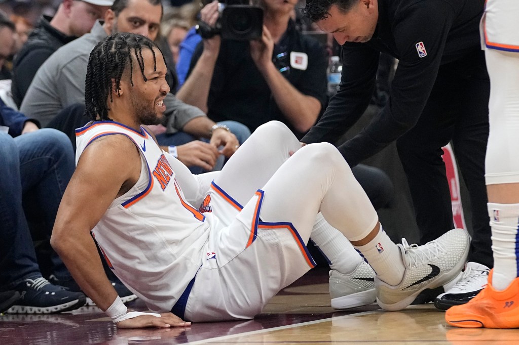 Jalen Brunson's Ankle Injury Ends Knicks' Overtime Battle Against Lakers Jalen Brunson's Ankle Injury Ends Knicks' Overtime Battle Against Lakers