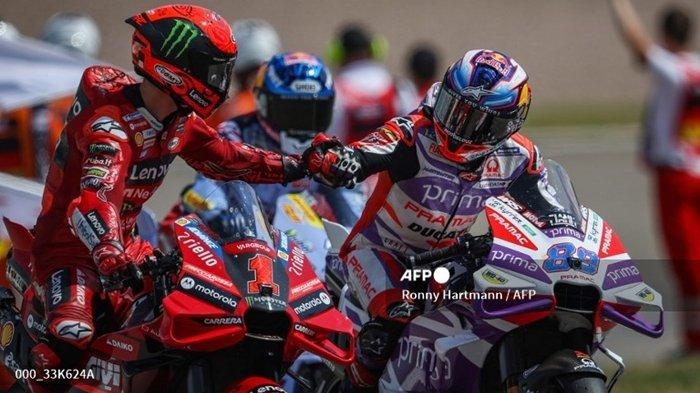 Jam Tayang Sprint Race MotoGP Inggris Live Trans7: Alex Rins Pecahkan Rekor, Marquez Terjatuh Jam Tayang Sprint Race MotoGP Inggris Live Trans7: Alex Rins Pecahkan Rekor, Marquez Terjatuh