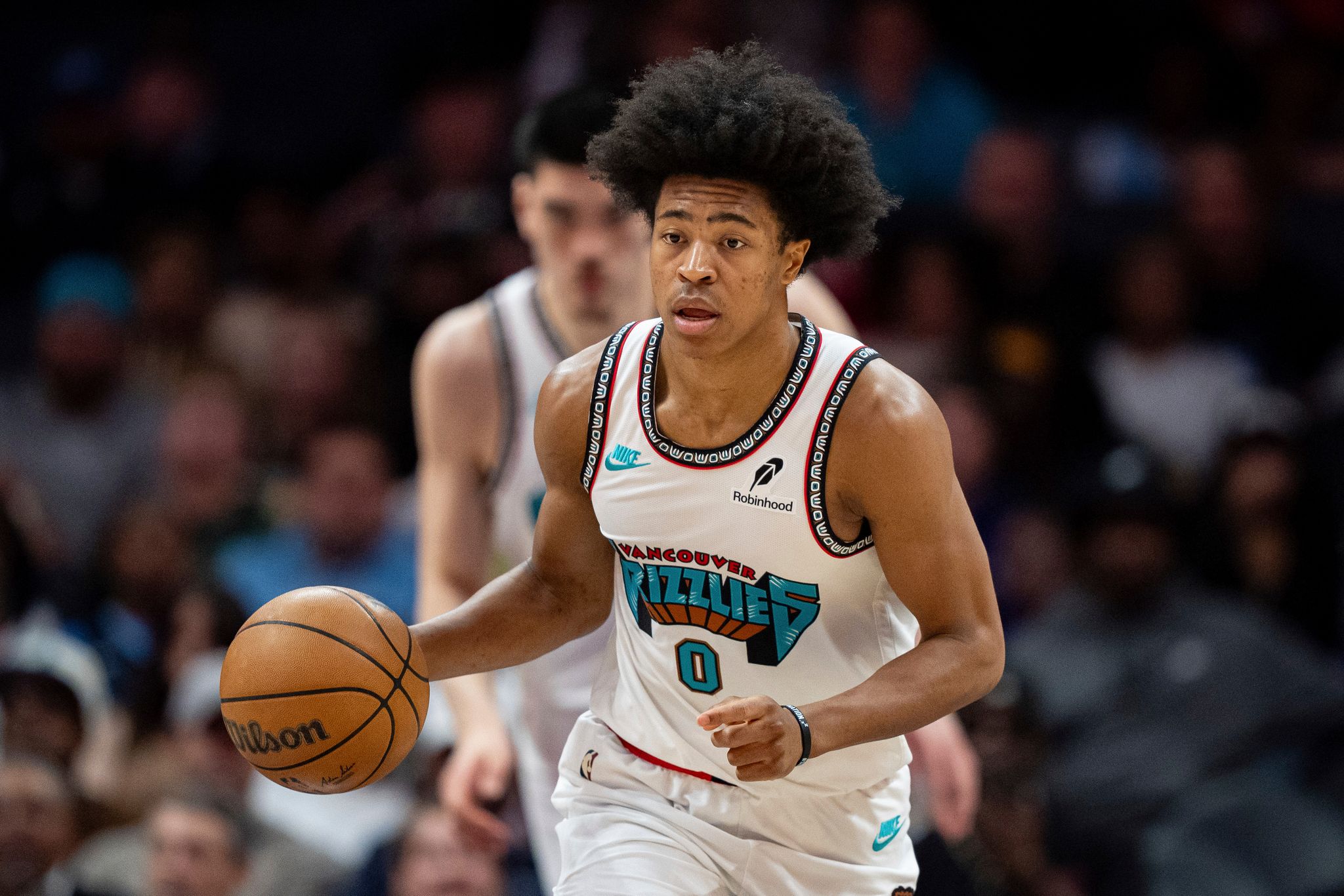 Jaylen Wells' Scary Fall: Grizzlie Player Taken Off On Stretcher Jaylen Wells' Scary Fall: Grizzlie Player Taken Off On Stretcher