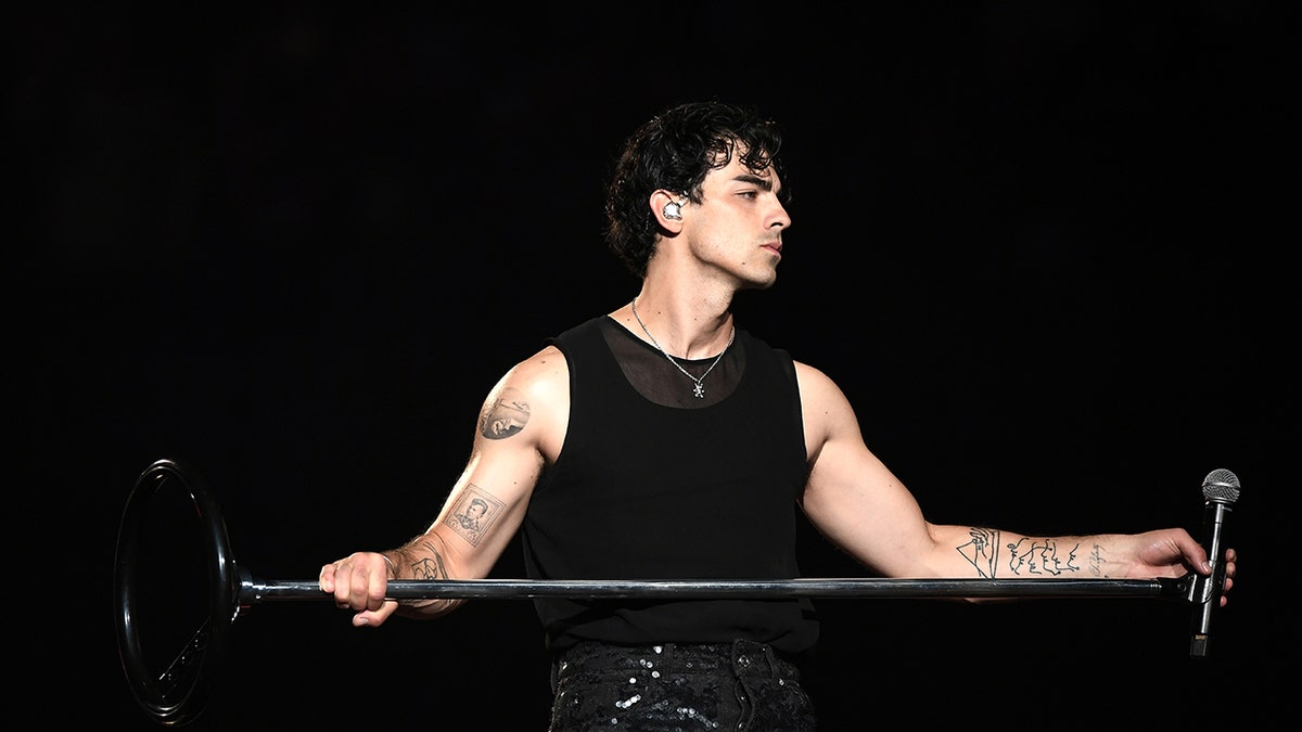 Joe Jonas Addresses Couple's Dispute: The Best Response Joe Jonas Addresses Couple's Dispute: The Best Response