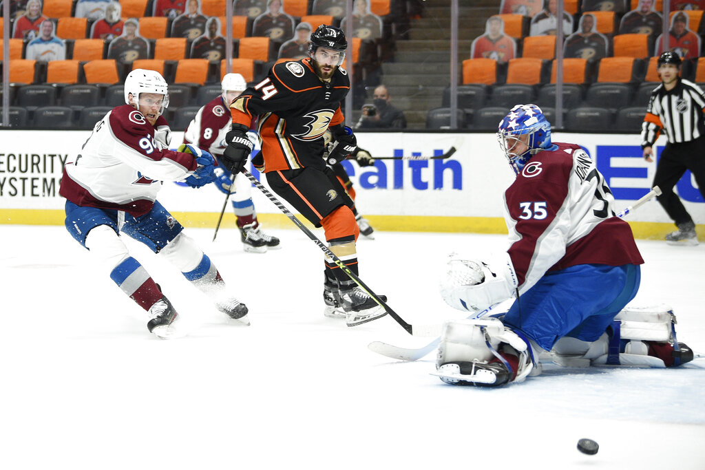 Johnston's Record-Setting Goal Propels Stars To Victory Over Avalanche Johnston's Record-Setting Goal Propels Stars To Victory Over Avalanche