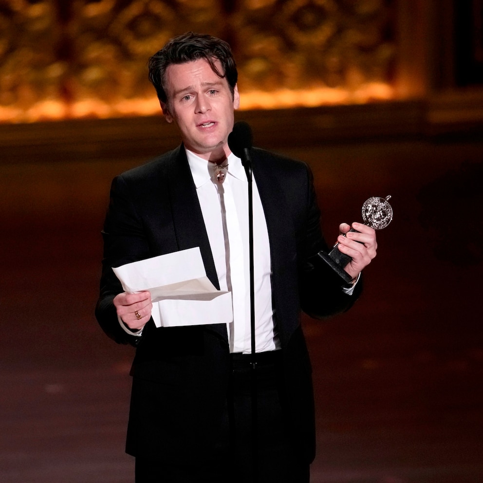Jonathan Groff's Potential Tony Awards History With Jonathan Groff's Potential Tony Awards History With