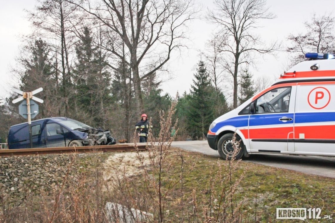 Katastrofa Na Przejeździe Kolejowym: Pięcioosobowa Rodzina I Brak Wyjaśnienia Przyczyn Katastrofa Na Przejeździe Kolejowym: Pięcioosobowa Rodzina I Brak Wyjaśnienia Przyczyn