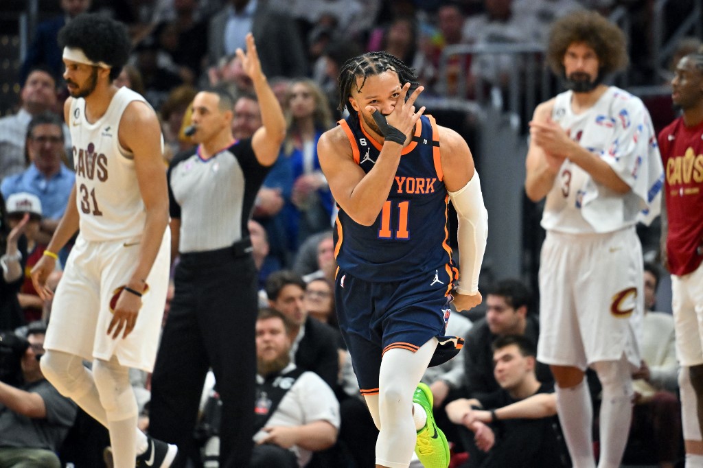 Knicks Point Guard Jalen Brunson Reacts To Haliburton Rivalry Knicks Point Guard Jalen Brunson Reacts To Haliburton Rivalry