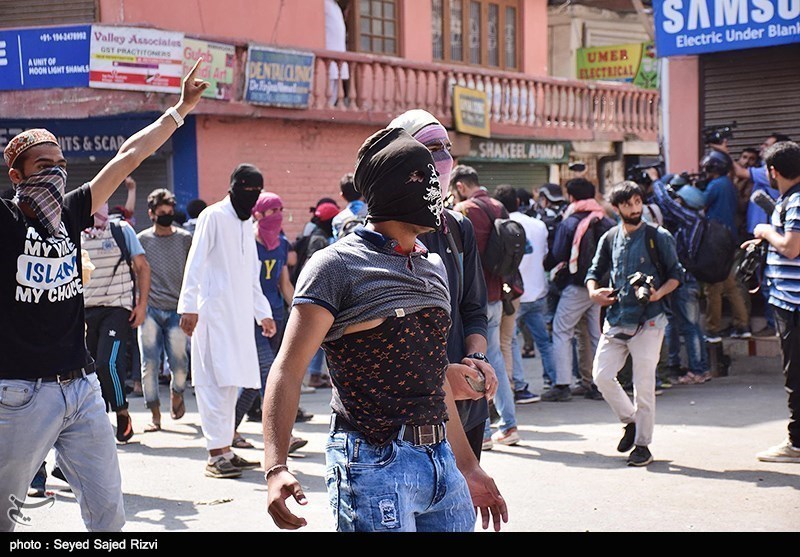 کشمیر میں بھارتی فوج کی کارروائی: عید پر نوجوان کی شہادت کشمیر میں بھارتی فوج کی کارروائی: عید پر نوجوان کی شہادت