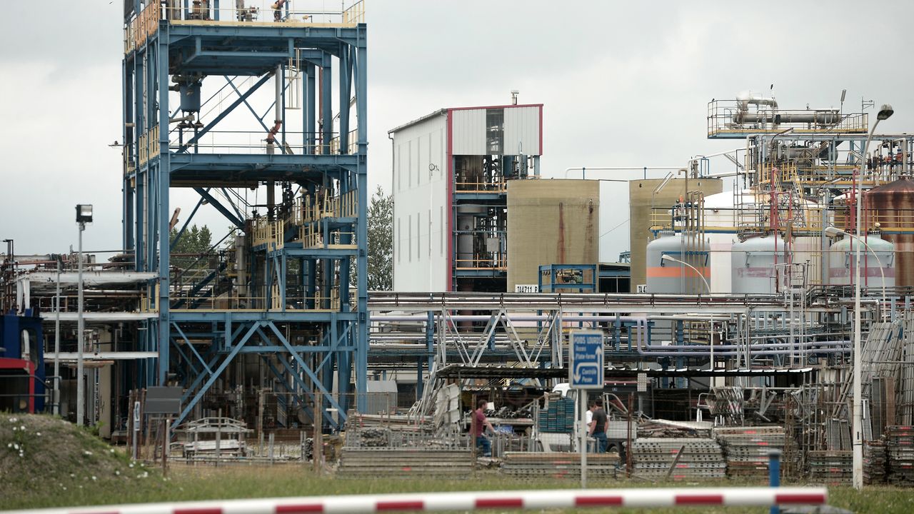 L'Usine Sanofi De Mourenx : Rejets Toxiques Et Le Médicament Dépakine L'Usine Sanofi De Mourenx : Rejets Toxiques Et Le Médicament Dépakine