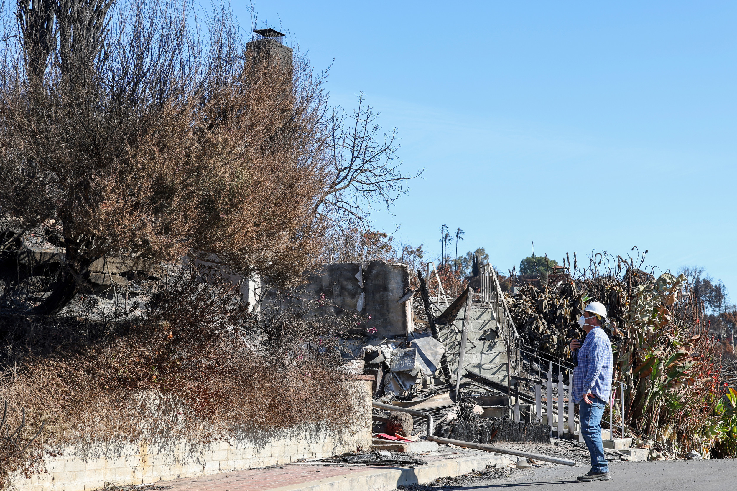 LA Fires Fuel Landlord Price Gouging Claims: A Selling Sunset Star Speaks Out LA Fires Fuel Landlord Price Gouging Claims: A Selling Sunset Star Speaks Out