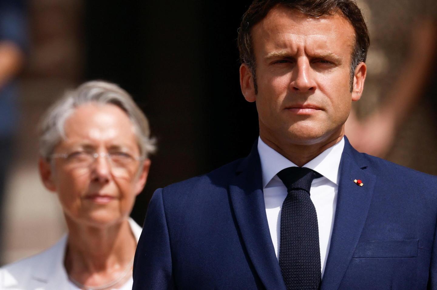 La Strategia Di Bayrou Contro L'avanzata Di Le Pen: Una Francia Sempre Più A Destra? La Strategia Di Bayrou Contro L'avanzata Di Le Pen: Una Francia Sempre Più A Destra?
