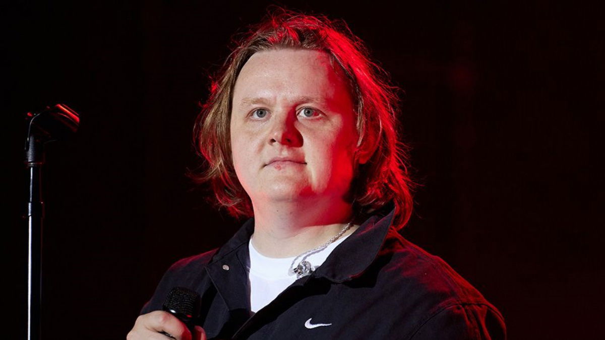 La Vuelta De Lewis Capaldi A WWE SmackDown Tras Sus Problemas De Salud La Vuelta De Lewis Capaldi A WWE SmackDown Tras Sus Problemas De Salud