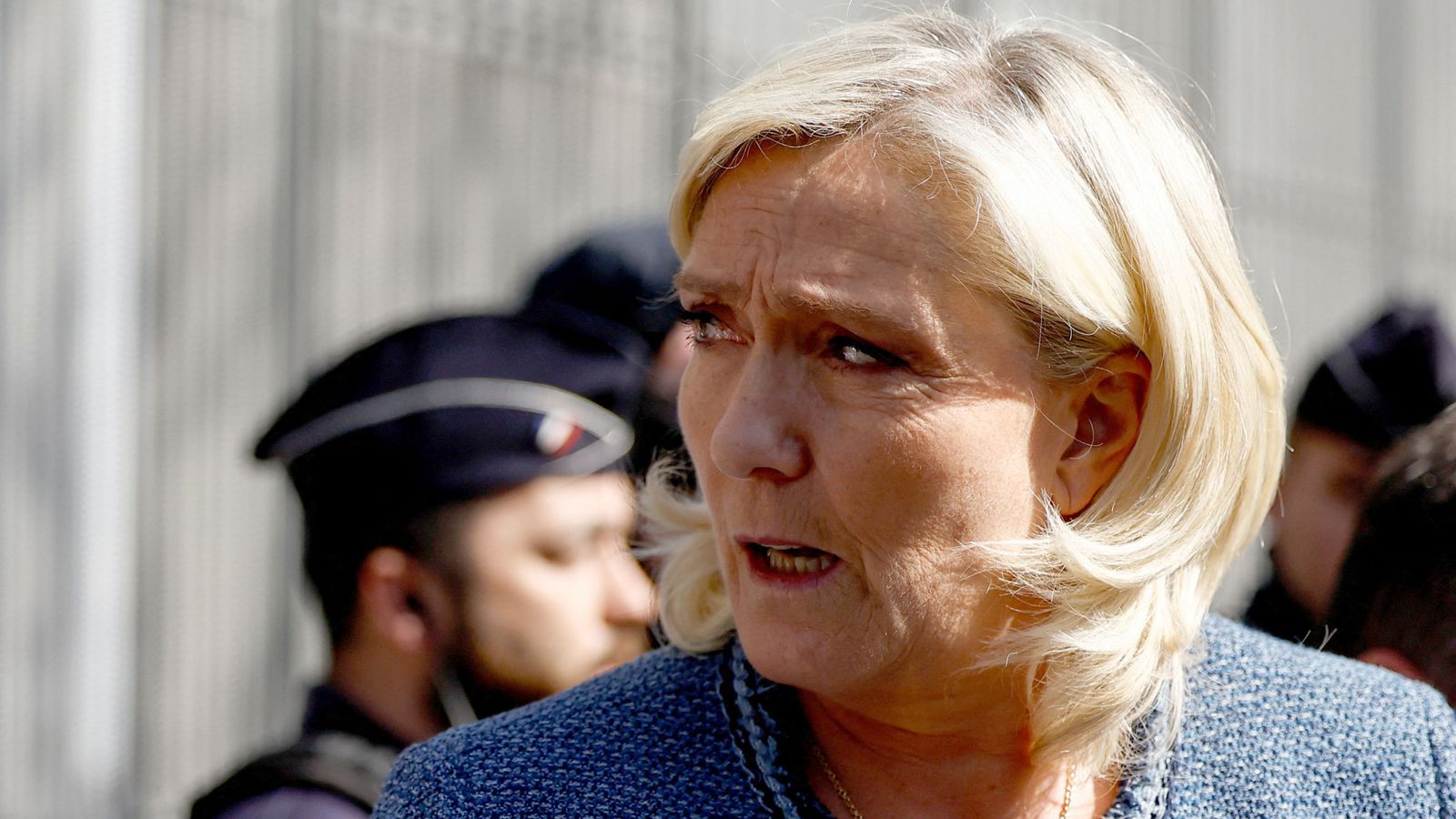 Le Pen's Embezzlement Conviction: A Witch Hunt? Paris Rally Speech Analyzed