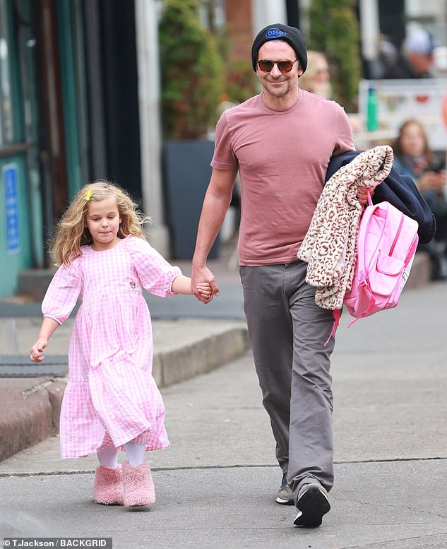 Lea De Seine Cooper's Super Bowl 2025 Appearance: Matching Outfit With Dad, Bradley Cooper Lea De Seine Cooper's Super Bowl 2025 Appearance: Matching Outfit With Dad, Bradley Cooper