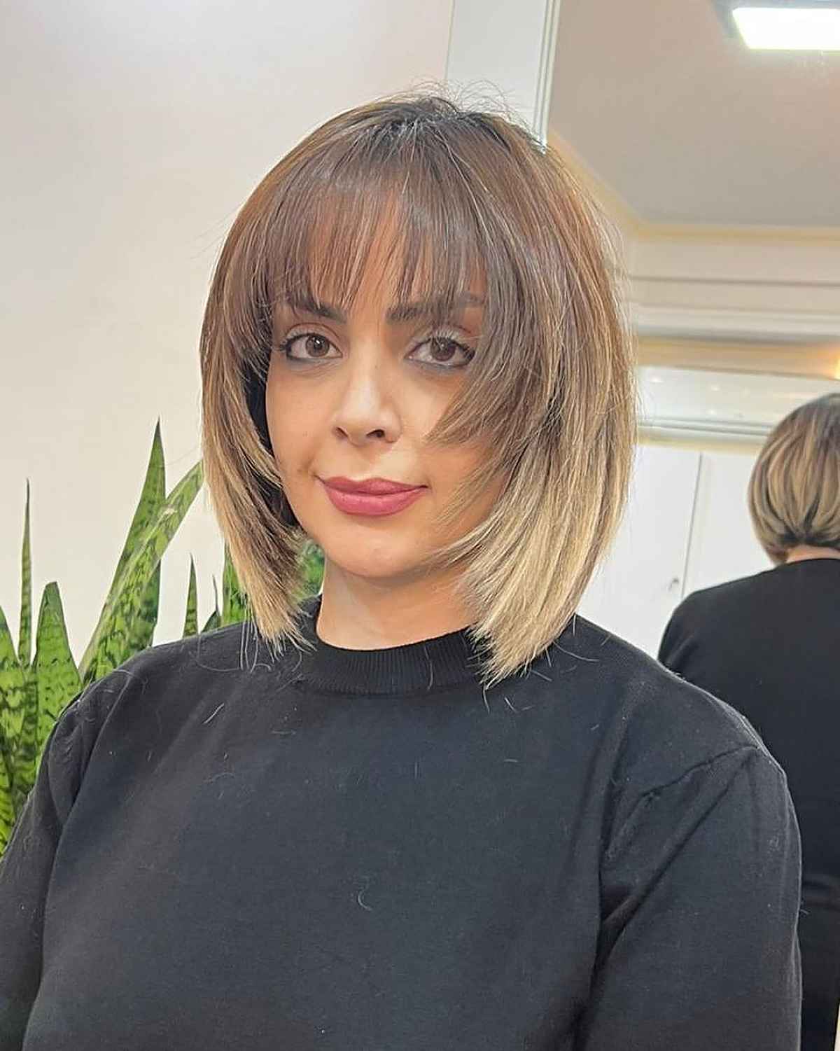 Lily Collins' Face-Framing Bob: A Guide To Her Makeup And Hair Lily Collins' Face-Framing Bob: A Guide To Her Makeup And Hair