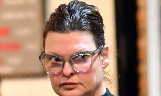 Linda Evangelista: The Impact Of A Botched CoolSculpting Procedure Linda Evangelista: The Impact Of A Botched CoolSculpting Procedure