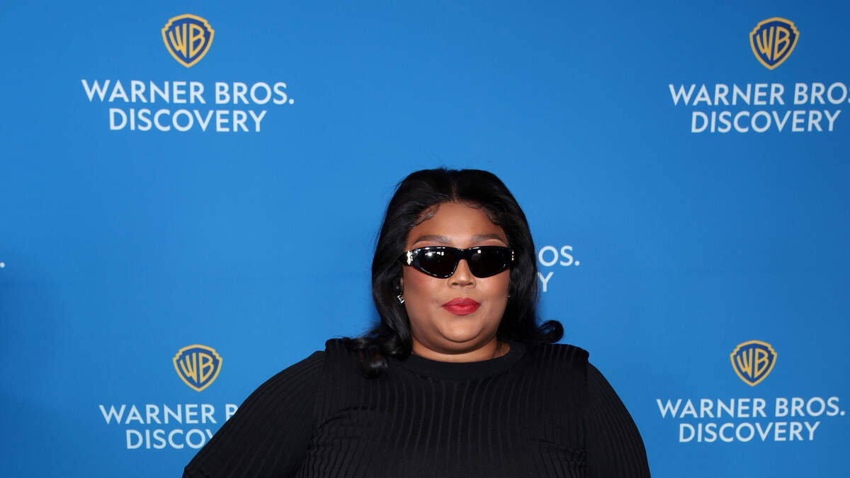 Lizzo's Trainer Defends Her Fitness Journey Lizzo's Trainer Defends Her Fitness Journey