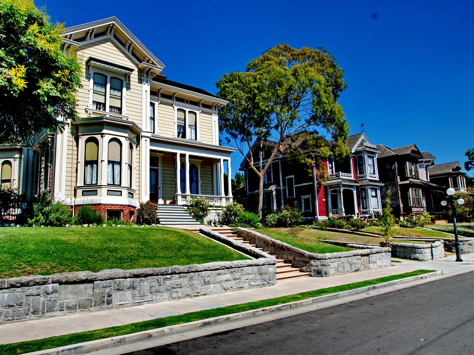 Luxury Real Estate: Discover Hidden Gems With Luxury Presence's New Platform Luxury Real Estate: Discover Hidden Gems With Luxury Presence's New Platform