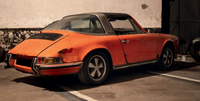 Luxus Extrák: 80 Millió Forintos Porsche 911 Bemutatása Luxus Extrák: 80 Millió Forintos Porsche 911 Bemutatása
