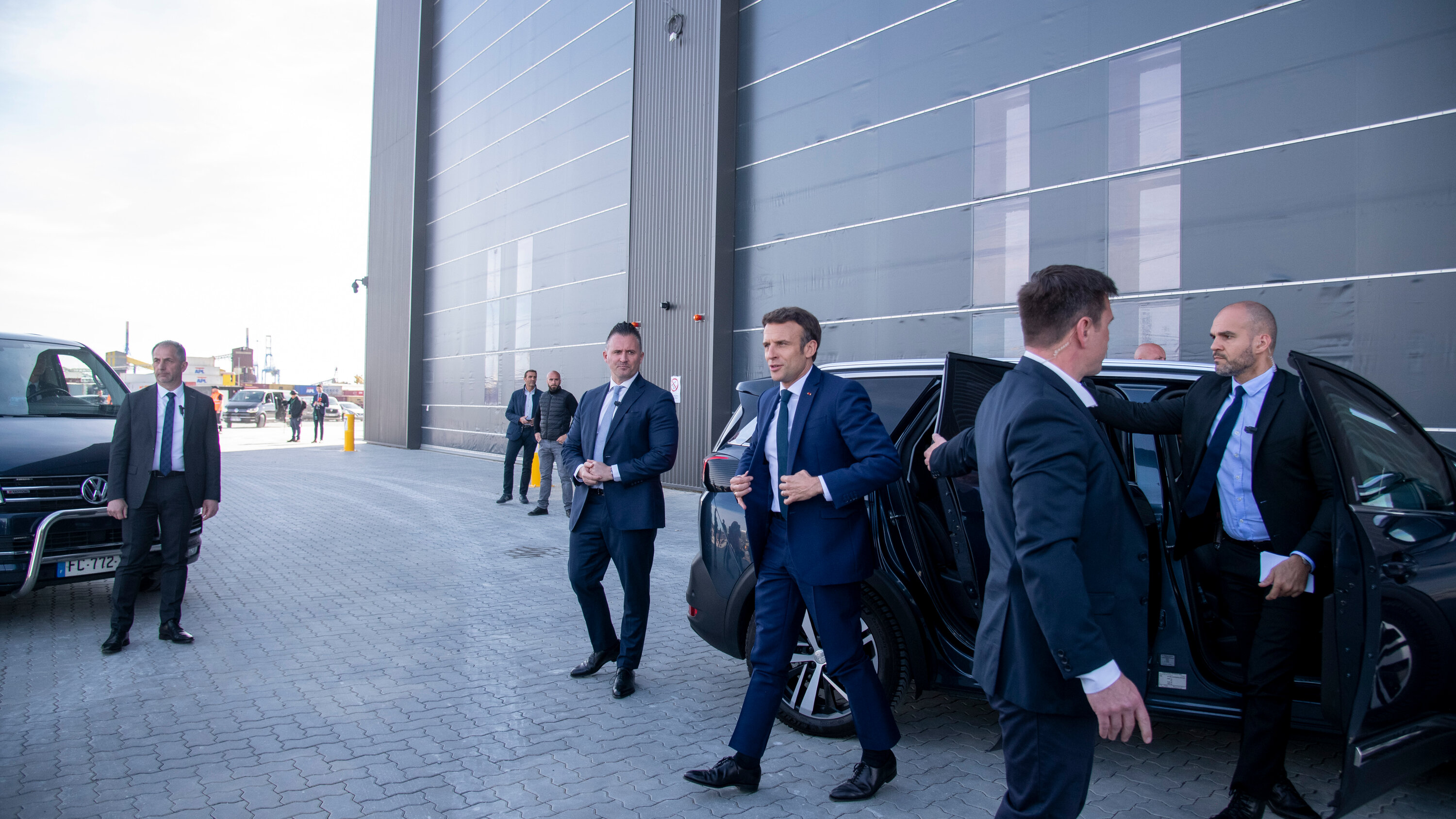 Macron's Policies Face Criticism From Former French Prime Minister Macron's Policies Face Criticism From Former French Prime Minister