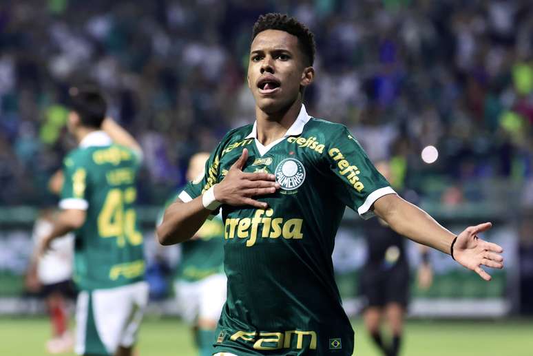 Mal-Estar Em Altitude: Estêvão Sai De Jogo Do Palmeiras Após Episódio De Vômito