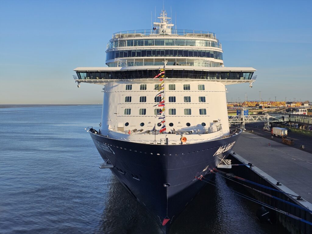 Málaga Plays Host To Mein Schiff Relax Christening With Robbie Williams Málaga Plays Host To Mein Schiff Relax Christening With Robbie Williams
