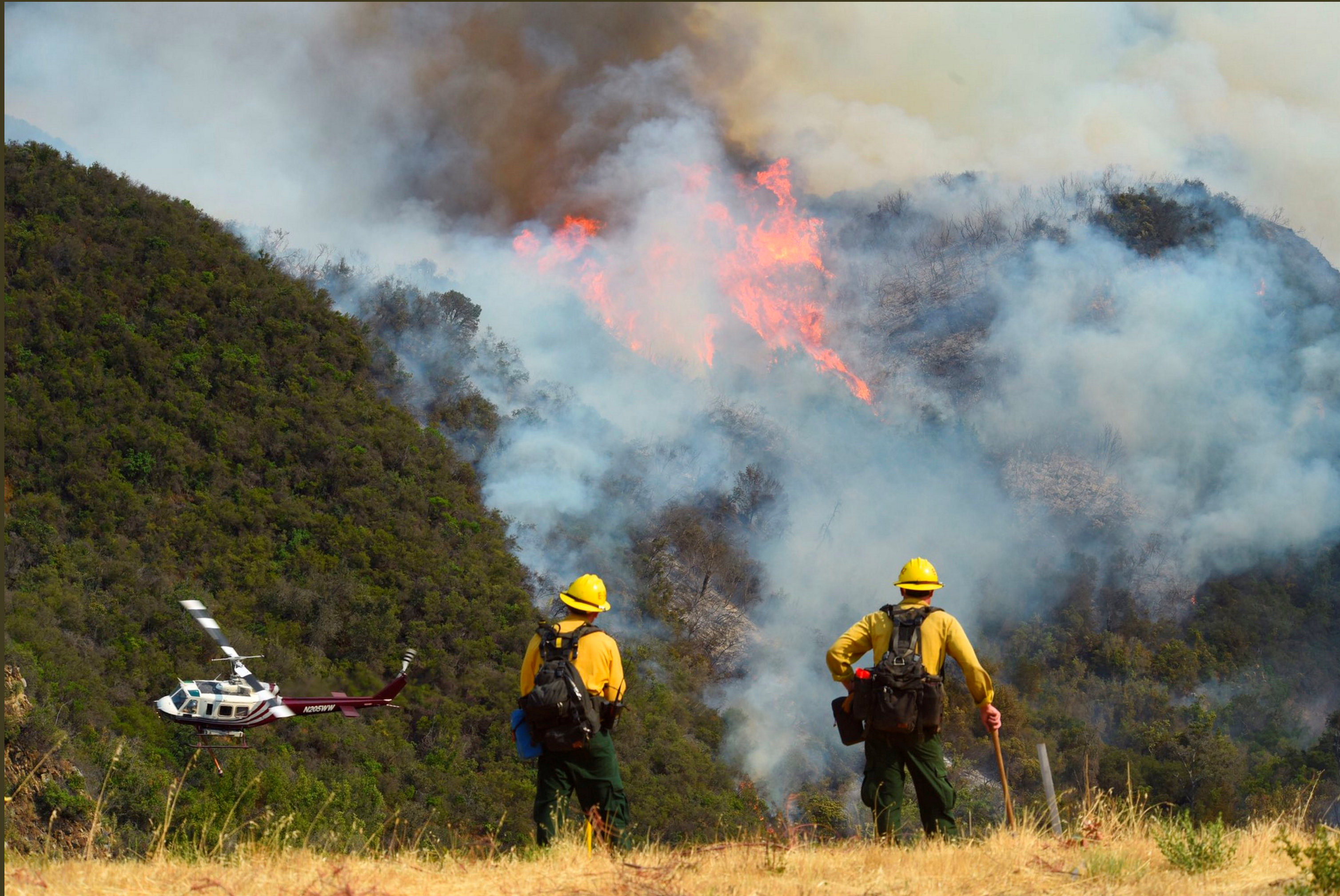 Manitoba Wildfires: Crews Fight Deadly Blazes