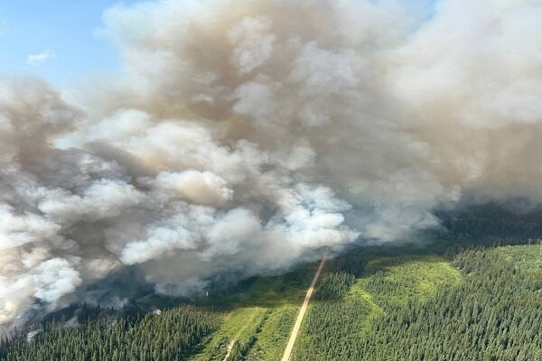 Massive Wildfire Smoke Engulfs US From Canadian Evacuations Massive Wildfire Smoke Engulfs US From Canadian Evacuations