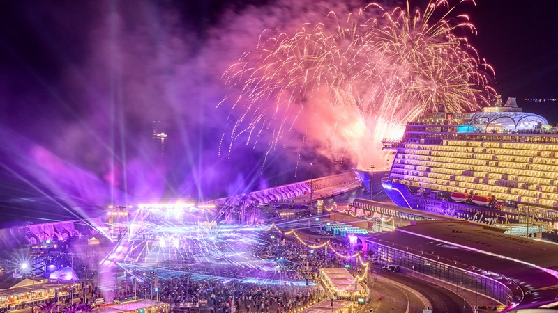 Mein Schiff Relax Christening: Robbie Williams' Star Performance Mein Schiff Relax Christening: Robbie Williams' Star Performance