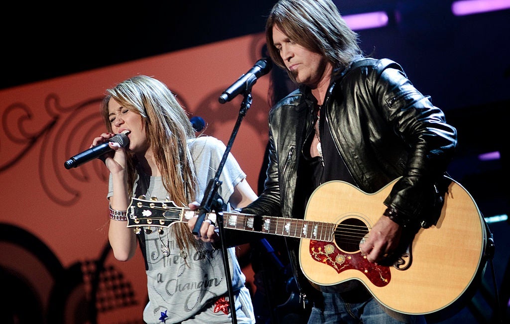 Miley Cyrus Distances Herself From Billy Ray Cyrus Amidst Family Drama