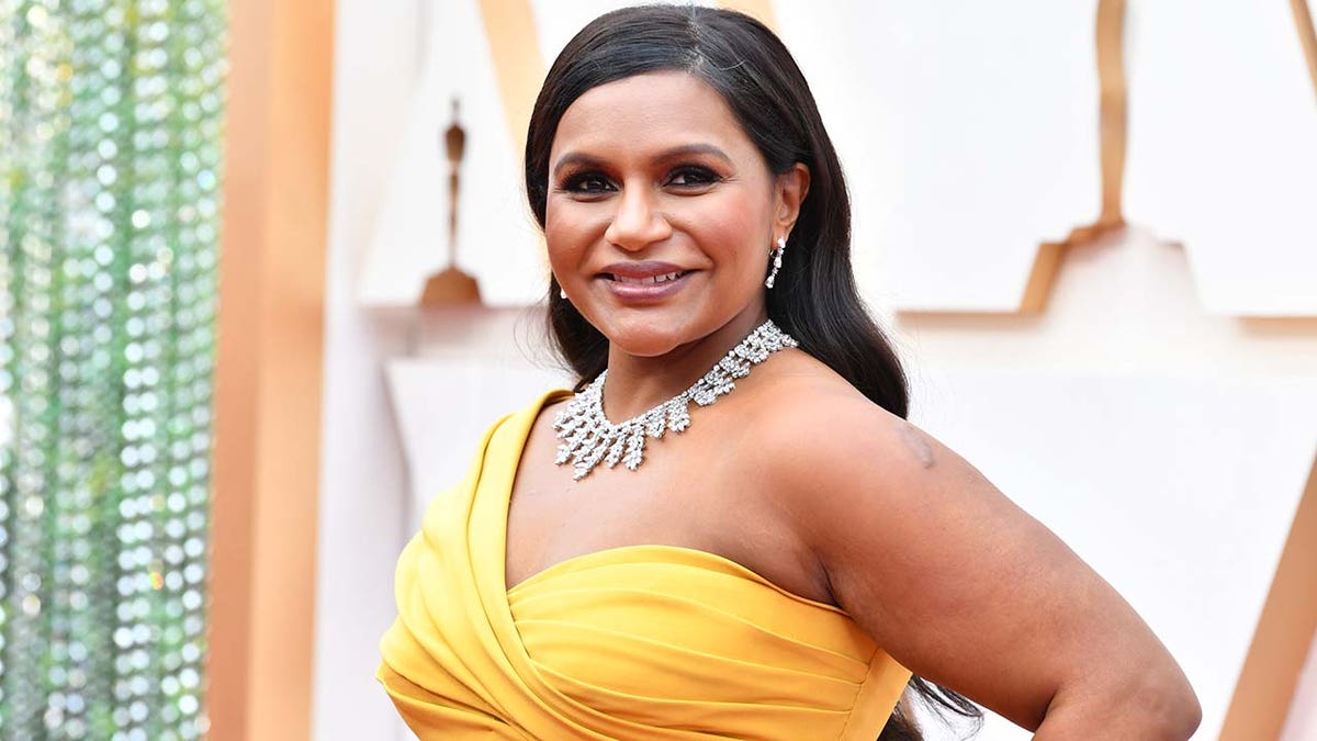 Mindy Kaling's Weight Loss Journey: Before & After Photos Compared Mindy Kaling's Weight Loss Journey: Before & After Photos Compared