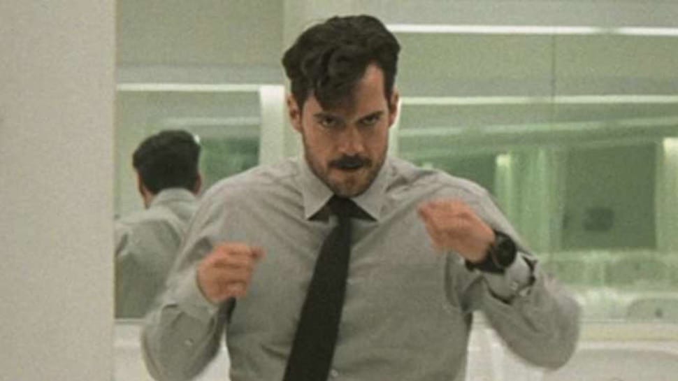 Mission: Impossible - Fallout: Tom Cruise Explains Henry Cavill's Mid-Scene Beard Growth Mission: Impossible - Fallout: Tom Cruise Explains Henry Cavill's Mid-Scene Beard Growth