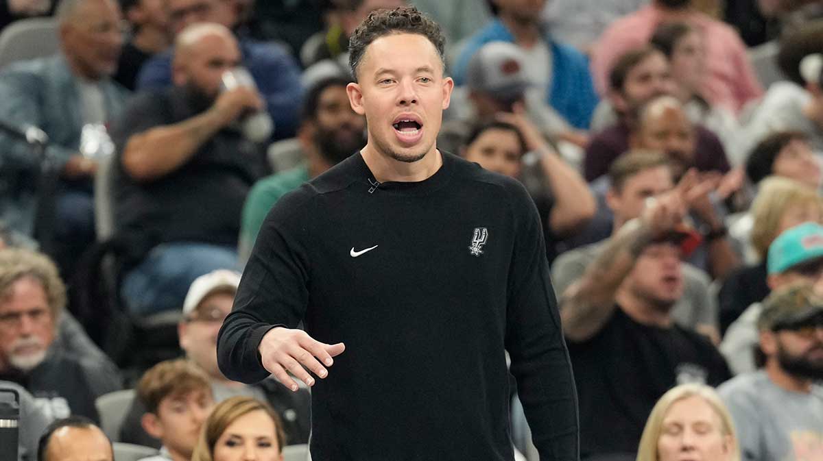 Mitch Johnson: Le Nouveau Coach Des Spurs Après Le Départ De Popovich Mitch Johnson: Le Nouveau Coach Des Spurs Après Le Départ De Popovich