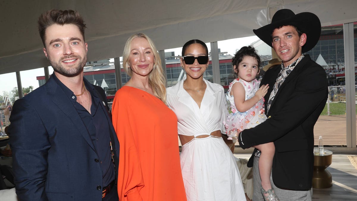 MobLand Premiere: Cassie Ventura And Alex Fine's Stunning Red Carpet Moment MobLand Premiere: Cassie Ventura And Alex Fine's Stunning Red Carpet Moment