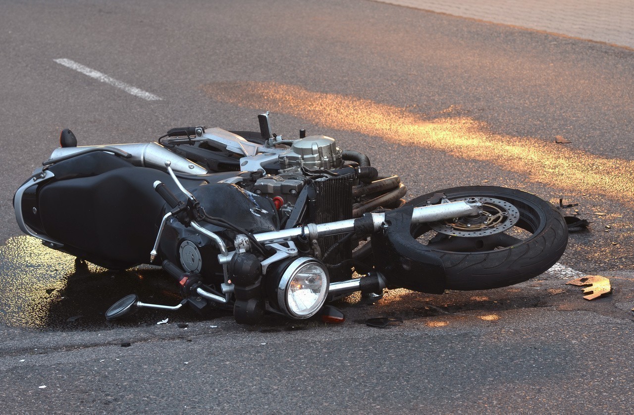 Mort D'un Motard À Séoul : Chute Fatale Après Effondrement Routier (PHOTOS) Mort D'un Motard À Séoul : Chute Fatale Après Effondrement Routier (PHOTOS)