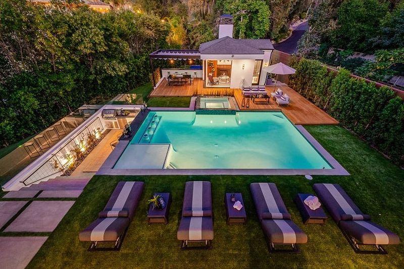 MTV Cribs Beach Houses: Luxurious Coastal Properties MTV Cribs Beach Houses: Luxurious Coastal Properties