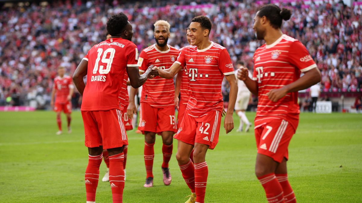 Müller's Last Home Game: Bayern Munich Celebrate Bundesliga Win Müller's Last Home Game: Bayern Munich Celebrate Bundesliga Win