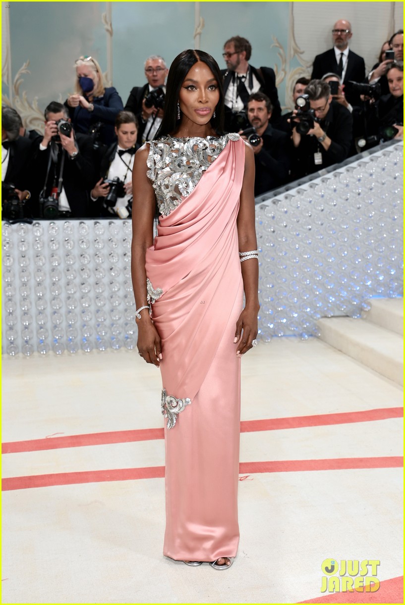 Naomi Campbell Met Gala Ban: Feud With Anna Wintour? Naomi Campbell Met Gala Ban: Feud With Anna Wintour?