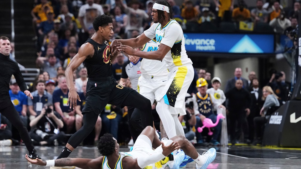 NBA Playoffs: Mathurin Ejected After Hitting Hunter In Game 4 NBA Playoffs: Mathurin Ejected After Hitting Hunter In Game 4