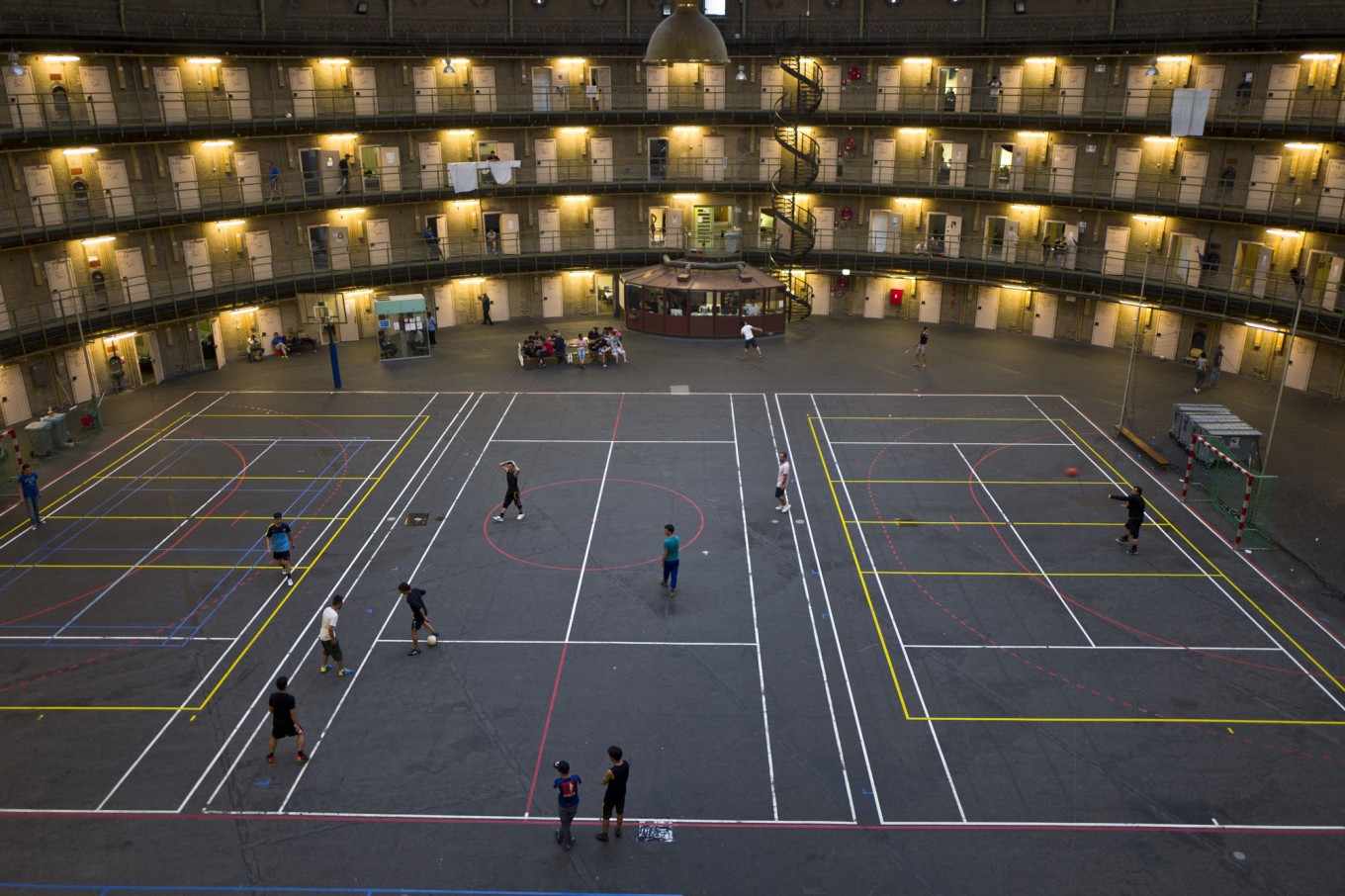 Netherlands To Build Low-Security Detention Centers For Asylum Seekers Netherlands To Build Low-Security Detention Centers For Asylum Seekers