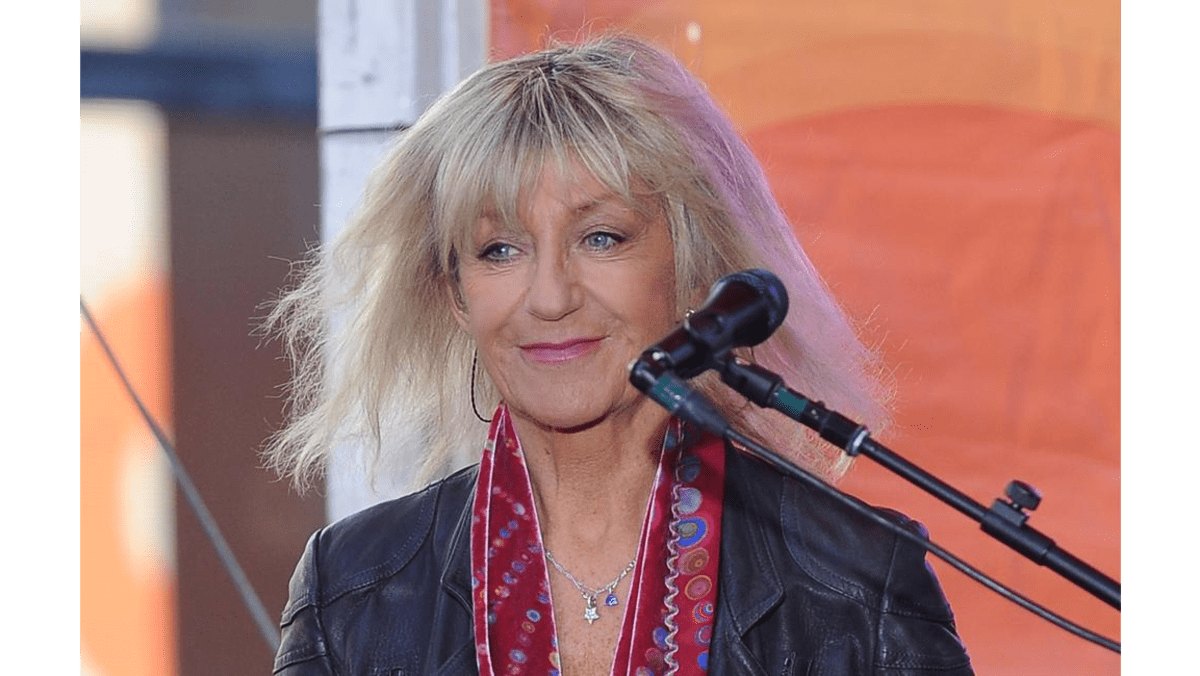 New Fleetwood Mac Album: Chart Projections And Fan Reactions New Fleetwood Mac Album: Chart Projections And Fan Reactions