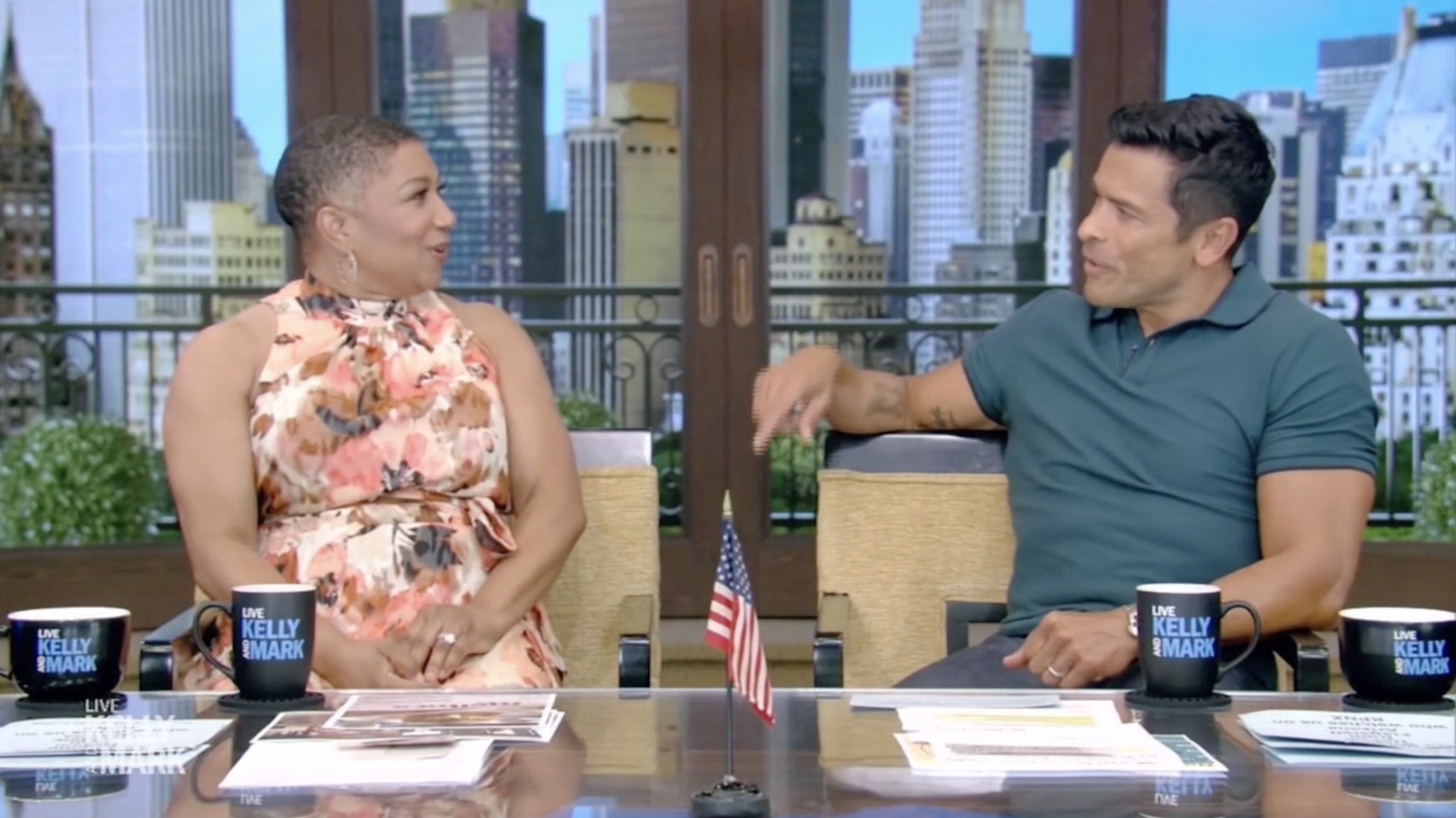 New Live Studio Unveiled: Kelly Ripa And Mark Consuelos' Temporary Set New Live Studio Unveiled: Kelly Ripa And Mark Consuelos' Temporary Set