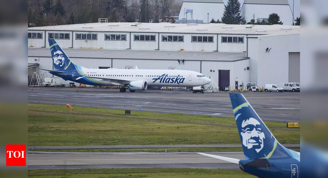 Newark Airport Flight Disruptions: United Airlines Cancels Flights Due To FAA Staffing Issues Newark Airport Flight Disruptions: United Airlines Cancels Flights Due To FAA Staffing Issues