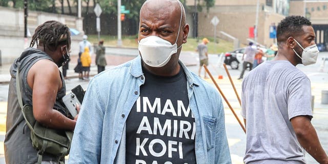 Newark Mayor Ras Baraka Arrested: Details On ICE Detention Center Protest Newark Mayor Ras Baraka Arrested: Details On ICE Detention Center Protest