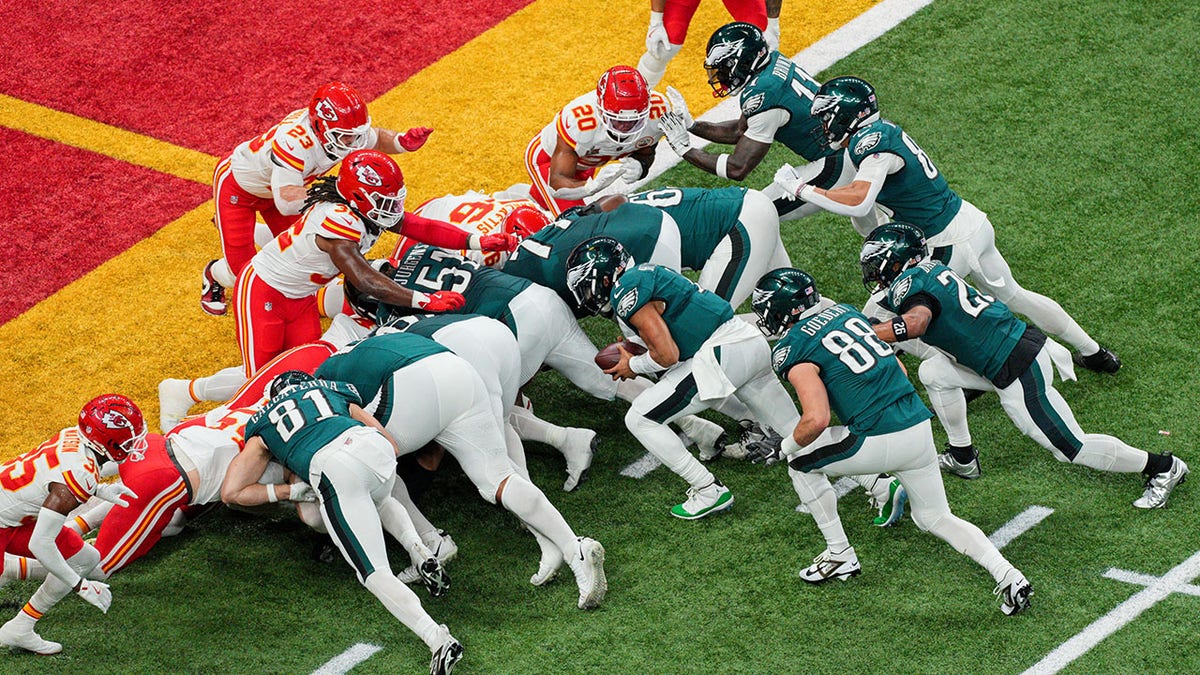 NFL's 'Tush Push' Ban Lifted: A Victory For Tradition? NFL's 'Tush Push' Ban Lifted: A Victory For Tradition?