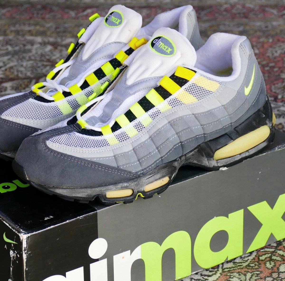 Nike Air Max 95 OG Big Bubble: Comparing Triple Black & Wolf Gray Colorways (HM8755-001) Nike Air Max 95 OG Big Bubble: Comparing Triple Black & Wolf Gray Colorways (HM8755-001)