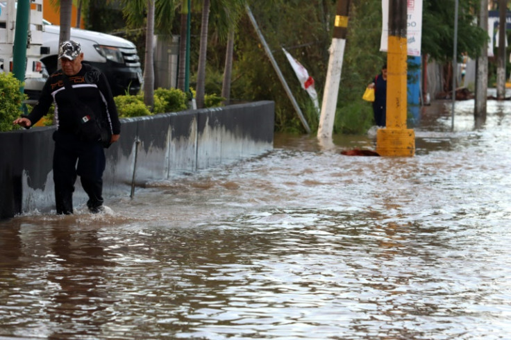 NWS Issues Flash Flood Warning For South Florida Due To Intense Rainfall NWS Issues Flash Flood Warning For South Florida Due To Intense Rainfall
