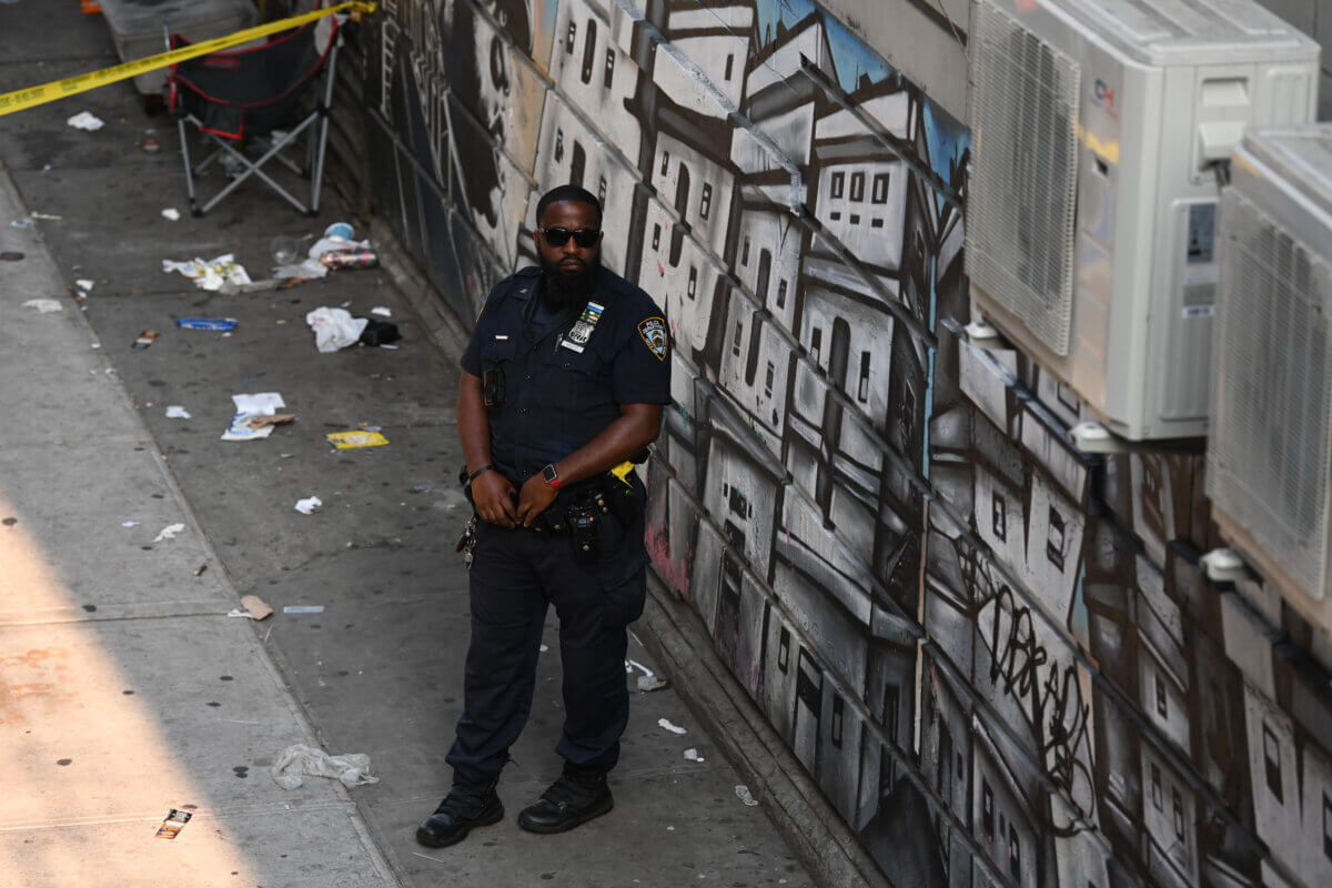 NYC Rush Hour Stabbing Near Brooklyn Bridge And City Hall Subway Station NYC Rush Hour Stabbing Near Brooklyn Bridge And City Hall Subway Station