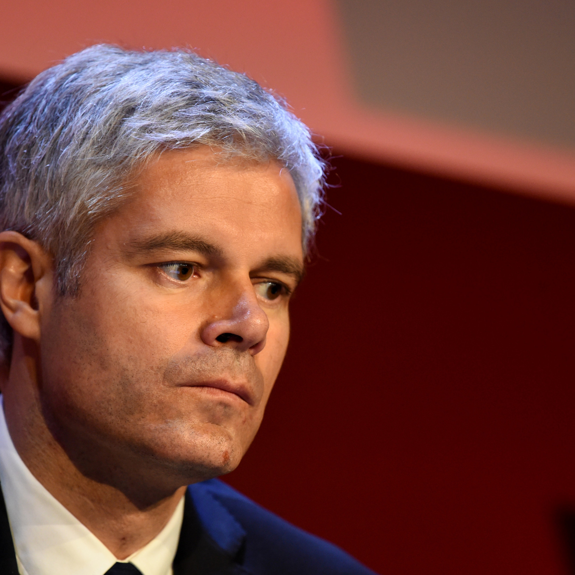 OQTF Et Saint-Pierre-et-Miquelon : L'intransigeance De Laurent Wauquiez Face Aux Protestations OQTF Et Saint-Pierre-et-Miquelon : L'intransigeance De Laurent Wauquiez Face Aux Protestations