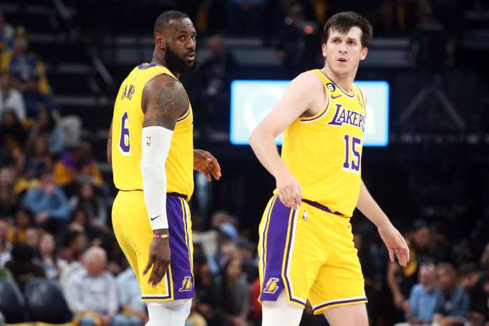 Overtime Ankle Injury Ends Brunson's Game Against Lakers Overtime Ankle Injury Ends Brunson's Game Against Lakers