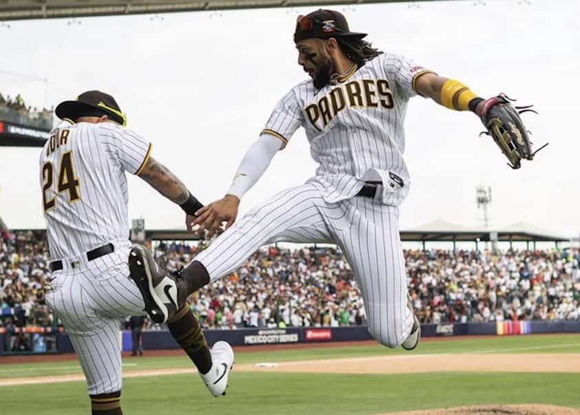 Padres' Clean Sweep Over Giants At Home