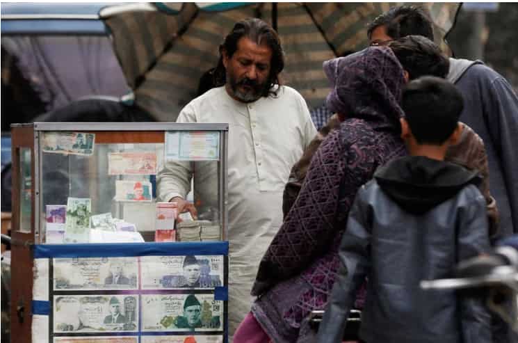 Pakistan Economic Crisis: IMF's $1.3 Billion Package Under Review Pakistan Economic Crisis: IMF's $1.3 Billion Package Under Review